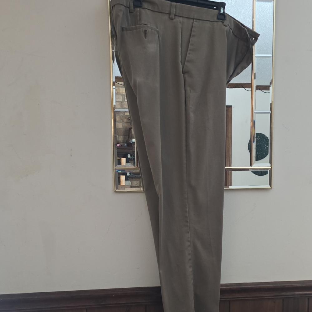 Roundtree & Yorke Men's Brown Dress Pants